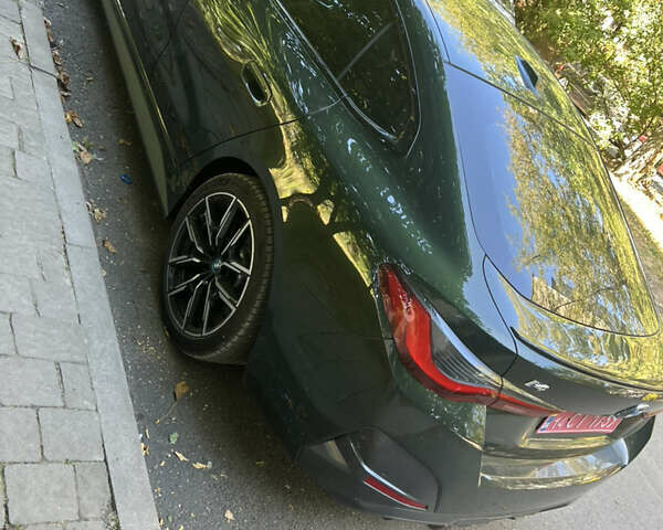 Зеленый БМВ i4, объемом двигателя 0 л и пробегом 7 тыс. км за 35950 $, фото 4 на Automoto.ua
