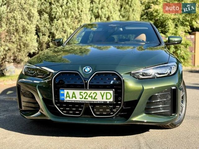 Зеленый БМВ i4, объемом двигателя 0 л и пробегом 8 тыс. км за 59500 $, фото 3 на Automoto.ua