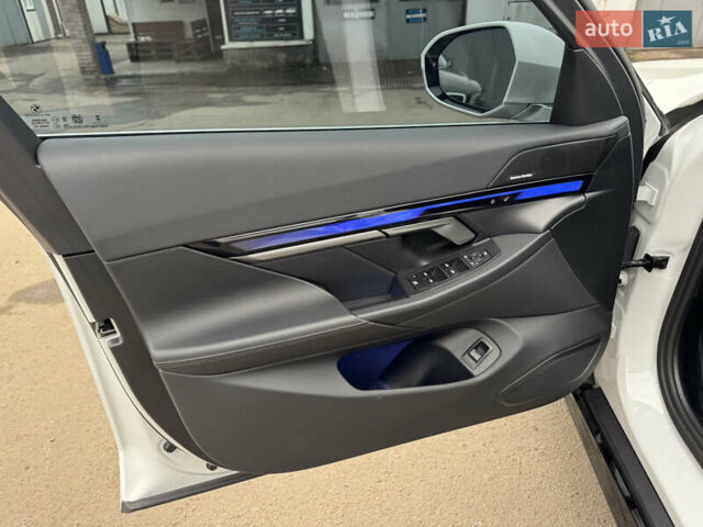 Білий БМВ i5, об'ємом двигуна 0 л та пробігом 10 тис. км за 57000 $, фото 11 на Automoto.ua