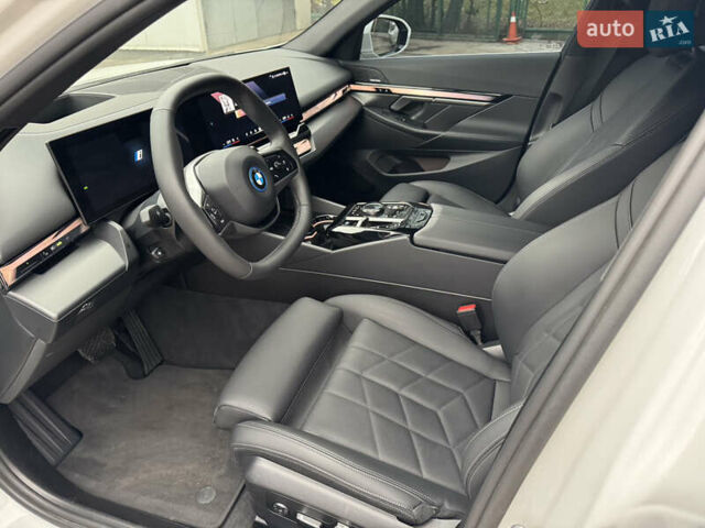 Білий БМВ i5, об'ємом двигуна 0 л та пробігом 10 тис. км за 57000 $, фото 10 на Automoto.ua