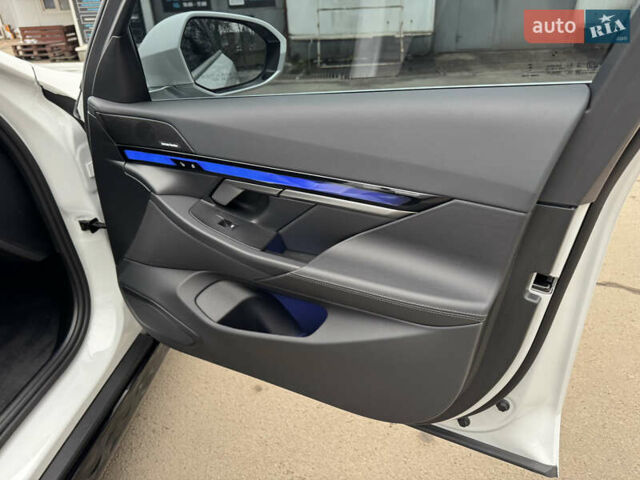 Білий БМВ i5, об'ємом двигуна 0 л та пробігом 10 тис. км за 57000 $, фото 17 на Automoto.ua