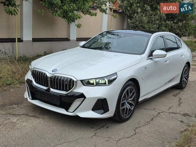 Белый БМВ i5, объемом двигателя 0 л и пробегом 3 тыс. км за 49999 $, фото 8 на Automoto.ua