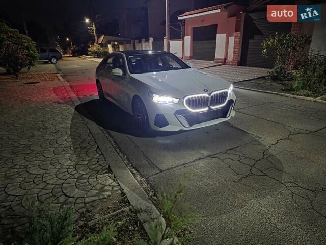 Белый БМВ i5, объемом двигателя 0 л и пробегом 3 тыс. км за 49999 $, фото 62 на Automoto.ua