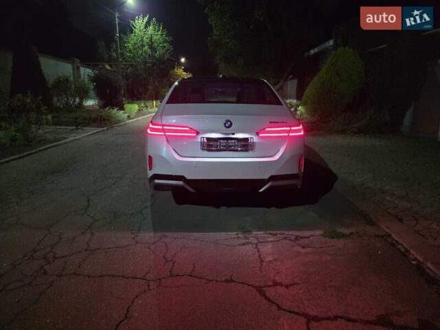 Белый БМВ i5, объемом двигателя 0 л и пробегом 3 тыс. км за 49999 $, фото 63 на Automoto.ua