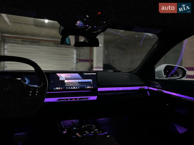 Белый БМВ i5, объемом двигателя 0 л и пробегом 7 тыс. км за 57000 $, фото 18 на Automoto.ua