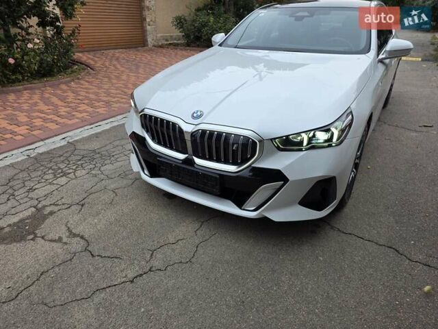 Белый БМВ i5, объемом двигателя 0 л и пробегом 3 тыс. км за 49999 $, фото 20 на Automoto.ua
