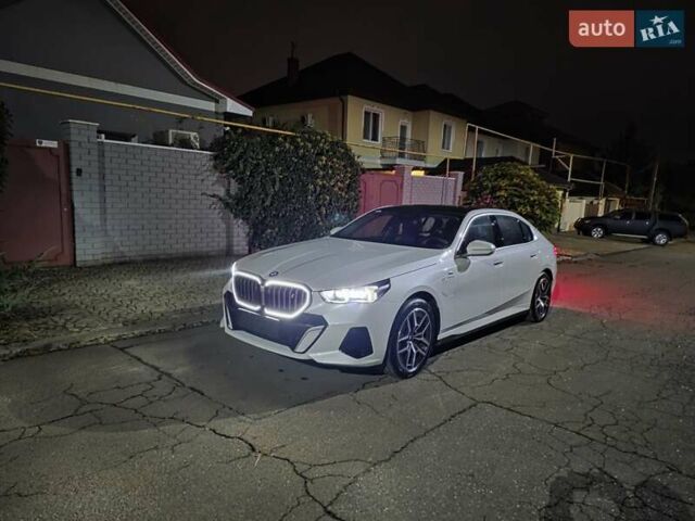 Белый БМВ i5, объемом двигателя 0 л и пробегом 3 тыс. км за 49999 $, фото 2 на Automoto.ua