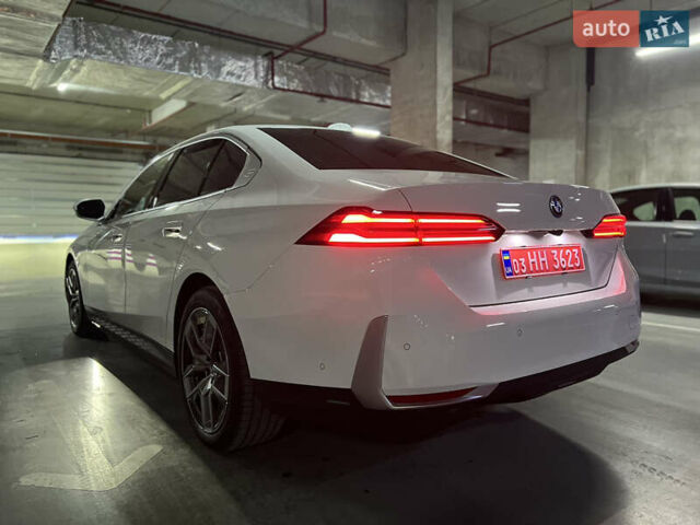 Белый БМВ i5, объемом двигателя 0 л и пробегом 7 тыс. км за 57000 $, фото 8 на Automoto.ua