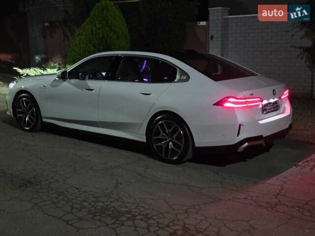 Белый БМВ i5, объемом двигателя 0 л и пробегом 3 тыс. км за 49999 $, фото 65 на Automoto.ua
