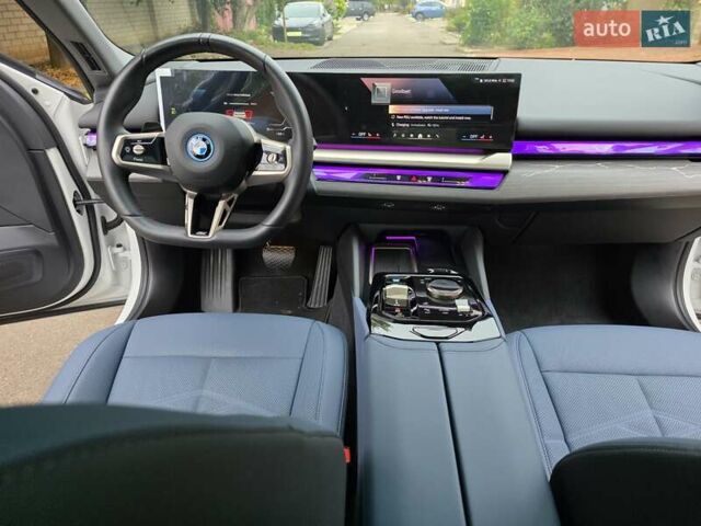 Белый БМВ i5, объемом двигателя 0 л и пробегом 3 тыс. км за 49999 $, фото 55 на Automoto.ua