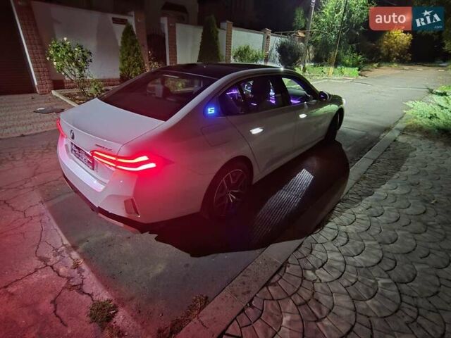 Белый БМВ i5, объемом двигателя 0 л и пробегом 3 тыс. км за 49999 $, фото 76 на Automoto.ua