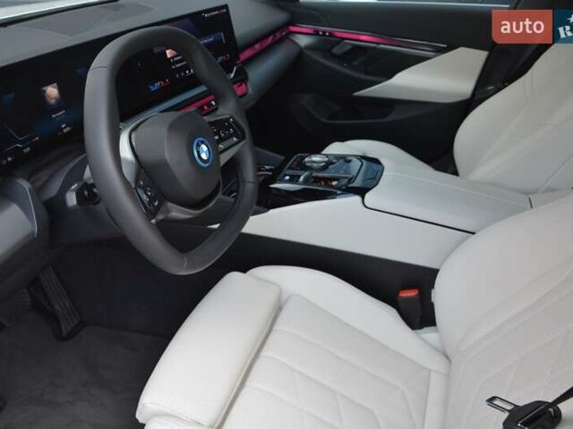 Білий БМВ i5, об'ємом двигуна 0 л та пробігом 6 тис. км за 59000 $, фото 4 на Automoto.ua