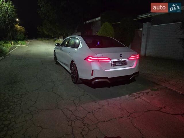 Белый БМВ i5, объемом двигателя 0 л и пробегом 3 тыс. км за 49999 $, фото 64 на Automoto.ua
