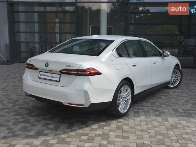 Білий БМВ i5, об'ємом двигуна 0 л та пробігом 6 тис. км за 59000 $, фото 2 на Automoto.ua