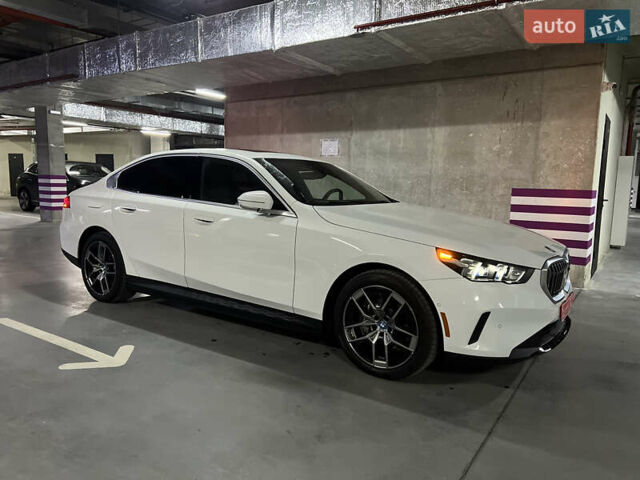 Белый БМВ i5, объемом двигателя 0 л и пробегом 7 тыс. км за 57000 $, фото 5 на Automoto.ua