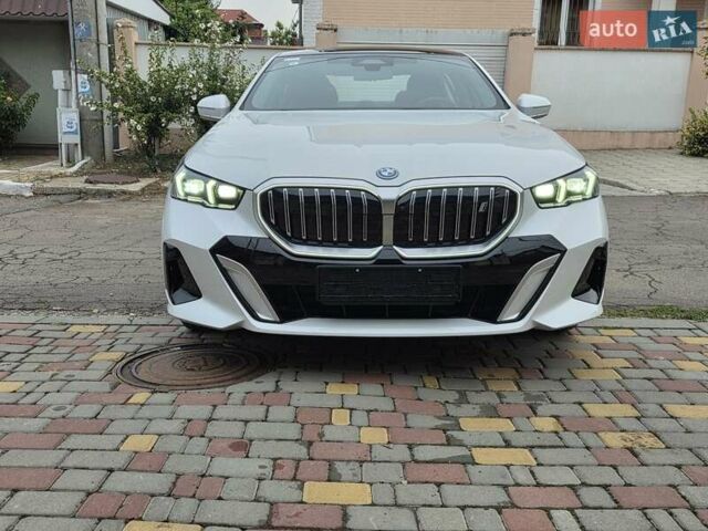 Белый БМВ i5, объемом двигателя 0 л и пробегом 3 тыс. км за 49999 $, фото 29 на Automoto.ua