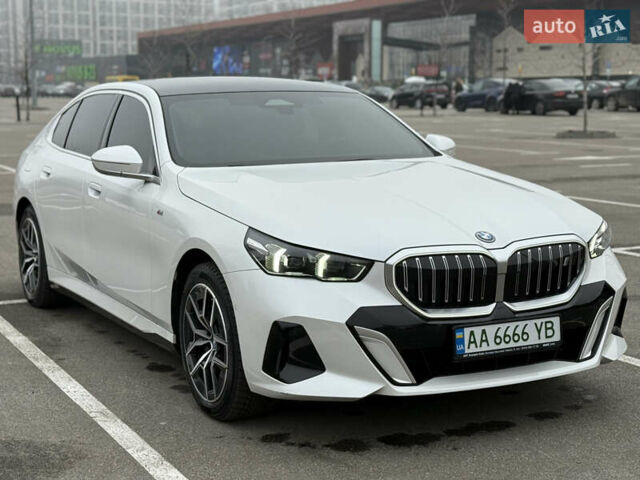 Белый БМВ i5, объемом двигателя 0 л и пробегом 12 тыс. км за 43999 $, фото 27 на Automoto.ua