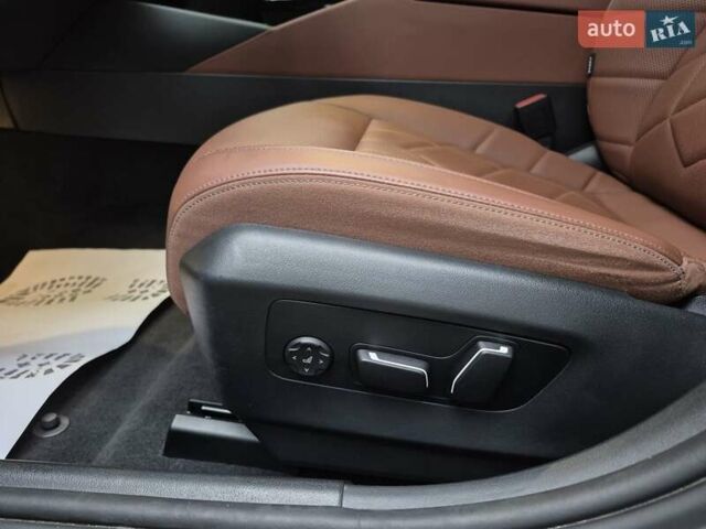 Белый БМВ i5, объемом двигателя 0 л и пробегом 18 тыс. км за 44950 $, фото 18 на Automoto.ua