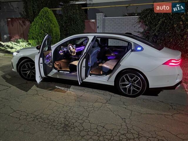 Белый БМВ i5, объемом двигателя 0 л и пробегом 3 тыс. км за 49999 $, фото 66 на Automoto.ua