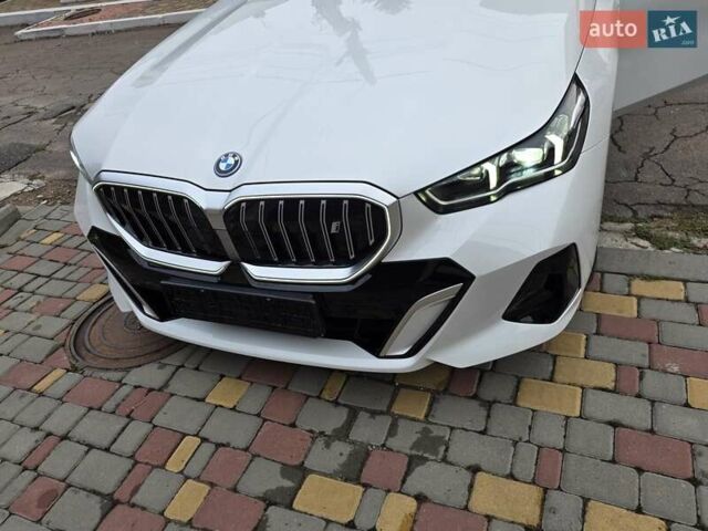 Белый БМВ i5, объемом двигателя 0 л и пробегом 3 тыс. км за 49999 $, фото 27 на Automoto.ua