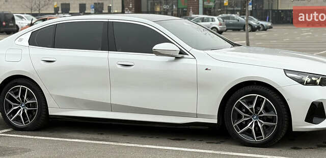 Белый БМВ i5, объемом двигателя 0 л и пробегом 12 тыс. км за 43999 $, фото 23 на Automoto.ua