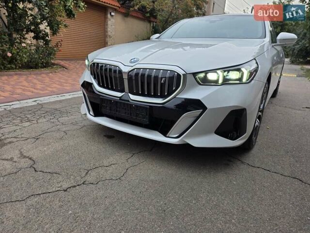 Белый БМВ i5, объемом двигателя 0 л и пробегом 3 тыс. км за 49999 $, фото 21 на Automoto.ua