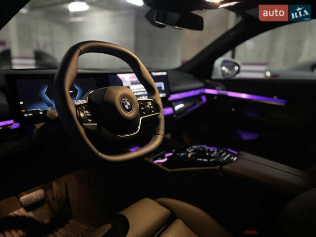 Белый БМВ i5, объемом двигателя 0 л и пробегом 7 тыс. км за 57000 $, фото 14 на Automoto.ua