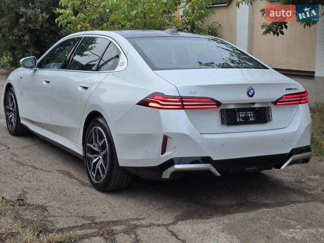 Белый БМВ i5, объемом двигателя 0 л и пробегом 3 тыс. км за 49999 $, фото 11 на Automoto.ua