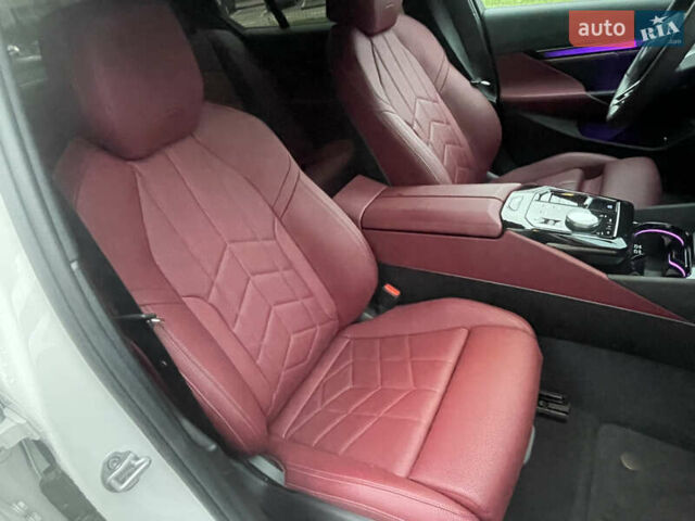 Белый БМВ i5, объемом двигателя 0 л и пробегом 20 тыс. км за 59000 $, фото 10 на Automoto.ua