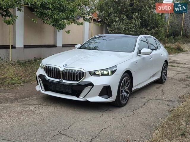 Белый БМВ i5, объемом двигателя 0 л и пробегом 3 тыс. км за 49999 $, фото 7 на Automoto.ua