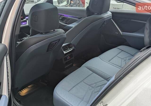 Белый БМВ i5, объемом двигателя 0 л и пробегом 11 тыс. км за 43999 $, фото 21 на Automoto.ua