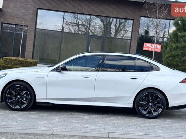 Білий БМВ i5, об'ємом двигуна 0 л та пробігом 29 тис. км за 49999 $, фото 4 на Automoto.ua