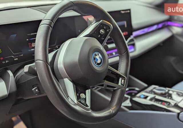 Белый БМВ i5, объемом двигателя 0 л и пробегом 11 тыс. км за 43999 $, фото 28 на Automoto.ua