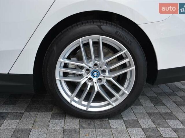 Білий БМВ i5, об'ємом двигуна 0 л та пробігом 6 тис. км за 59000 $, фото 9 на Automoto.ua