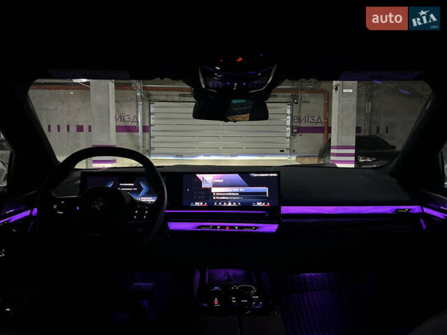 Белый БМВ i5, объемом двигателя 0 л и пробегом 7 тыс. км за 57000 $, фото 17 на Automoto.ua