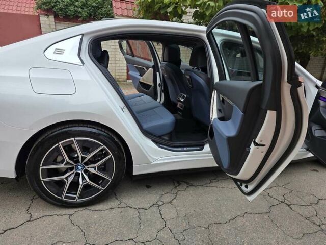 Белый БМВ i5, объемом двигателя 0 л и пробегом 3 тыс. км за 49999 $, фото 45 на Automoto.ua