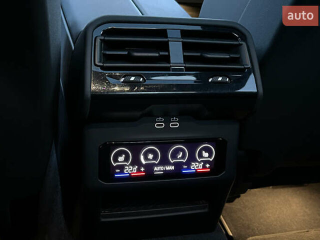 Черный БМВ i5, объемом двигателя 0 л и пробегом 32 тыс. км за 57000 $, фото 17 на Automoto.ua