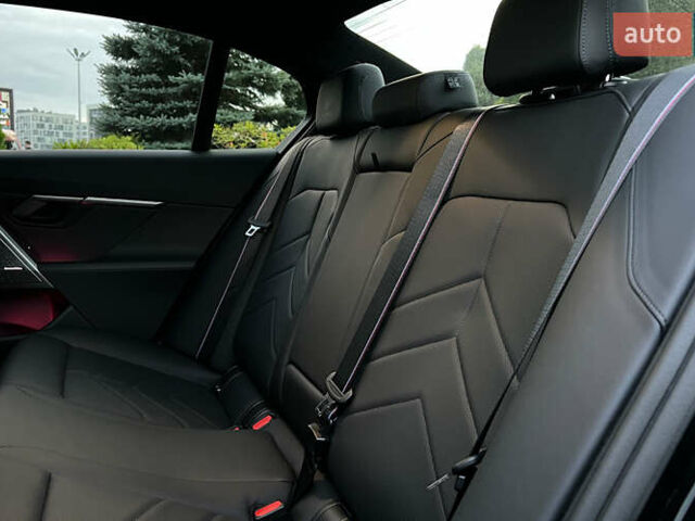 Черный БМВ i5, объемом двигателя 0 л и пробегом 32 тыс. км за 57000 $, фото 30 на Automoto.ua