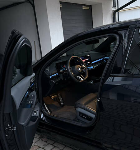 Чорний БМВ i5, об'ємом двигуна 0 л та пробігом 8 тис. км за 77000 $, фото 4 на Automoto.ua