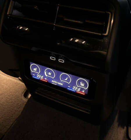 Чорний БМВ i5, об'ємом двигуна 0 л та пробігом 8 тис. км за 77000 $, фото 27 на Automoto.ua