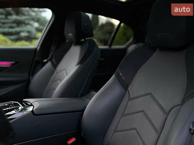 Черный БМВ i5, объемом двигателя 0 л и пробегом 32 тыс. км за 57000 $, фото 29 на Automoto.ua