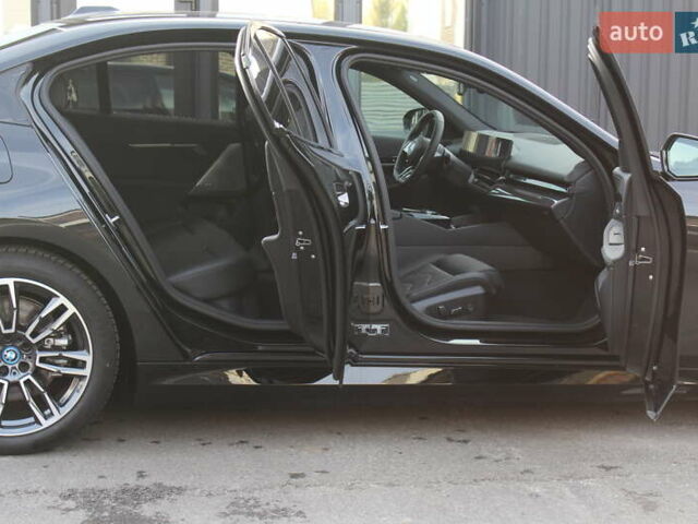 Черный БМВ i5, объемом двигателя 0 л и пробегом 1 тыс. км за 69700 $, фото 15 на Automoto.ua