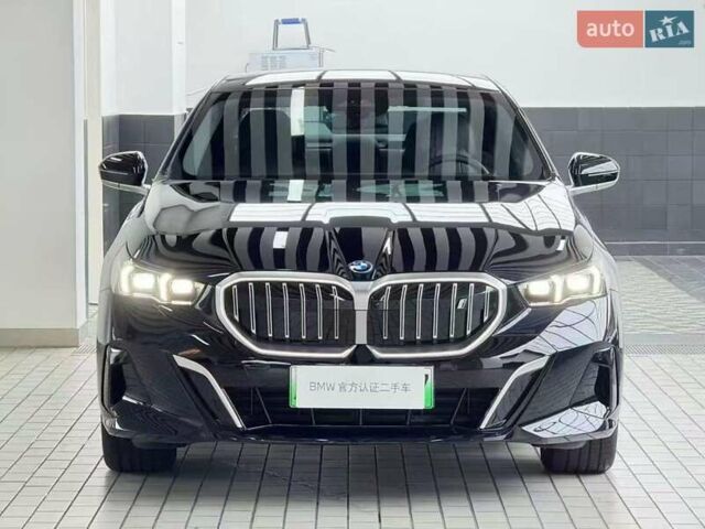 БМВ i5 2025 в Кропивницком (Кировограде) на Automoto.ua Черный БМВ i5, объемом двигателя 0 л и пробегом 3 тыс. км за 49899 $, фото 1 на Automoto.ua