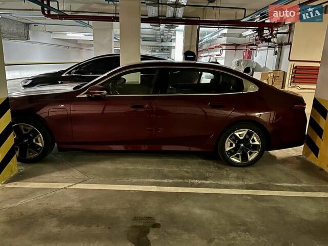 Красный БМВ i5, объемом двигателя 0 л и пробегом 12 тыс. км за 47500 $, фото 3 на Automoto.ua