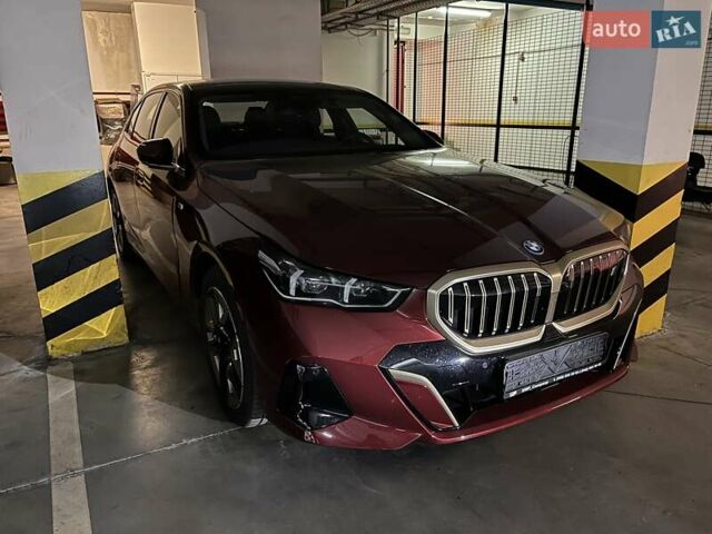 Красный БМВ i5, объемом двигателя 0 л и пробегом 12 тыс. км за 47500 $, фото 2 на Automoto.ua