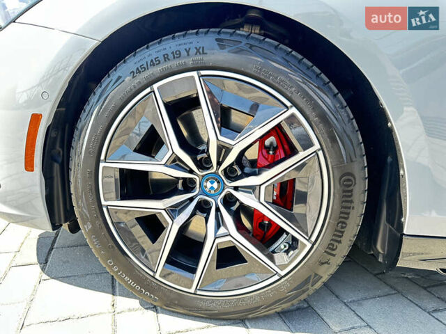 Серый БМВ i5, объемом двигателя 0 л и пробегом 6 тыс. км за 83000 $, фото 25 на Automoto.ua