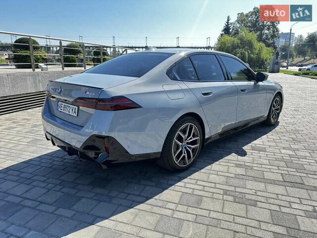 Серый БМВ i5, объемом двигателя 0 л и пробегом 6 тыс. км за 83000 $, фото 4 на Automoto.ua