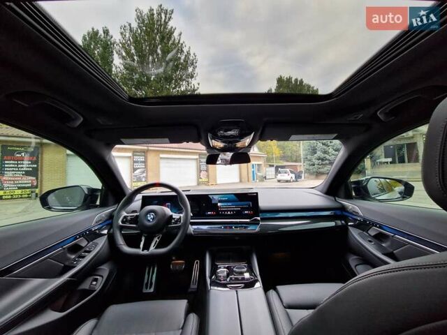 БМВ i5 2023 в Днепре (Днепропетровске) на Automoto.ua Серый БМВ i5, объемом двигателя 0 л и пробегом 9 тыс. км за 81900 $, фото 35 на Automoto.ua