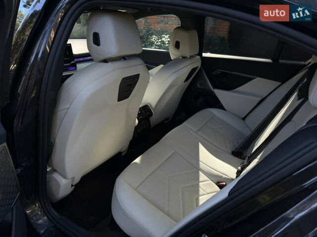 Сірий БМВ i5, об'ємом двигуна 0 л та пробігом 11 тис. км за 78500 $, фото 30 на Automoto.ua