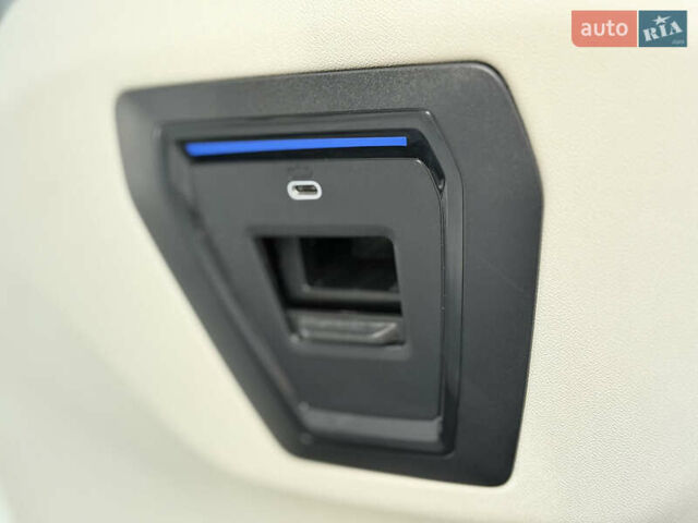 Серый БМВ i5, объемом двигателя 0 л и пробегом 29 тыс. км за 65000 $, фото 52 на Automoto.ua